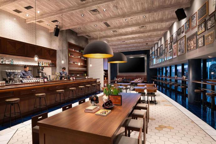 Imagen del bar/restaurante del Hotel DoubleTree by Hilton Tokyo Ariake. Foto 3