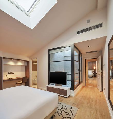 Imagen de la habitación del Hotel DoubleTree by Hilton Trieste. Foto 5