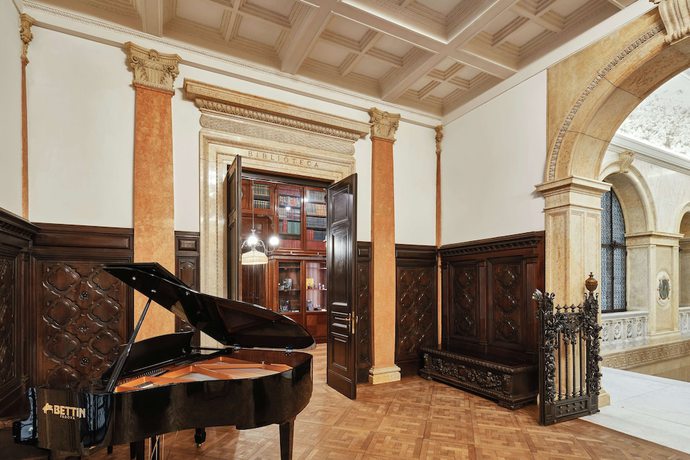 Imagen de los interiores del Hotel DoubleTree by Hilton Trieste. Foto 19