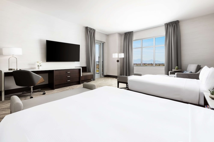 Imagen de la habitación del Hotel DoubleTree by Hilton Tucson Downtown Convention Center. Foto 13