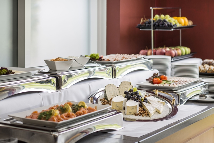 Imagen del bar/restaurante del Hotel DoubleTree by Hilton Vienna Bosei. Foto 4
