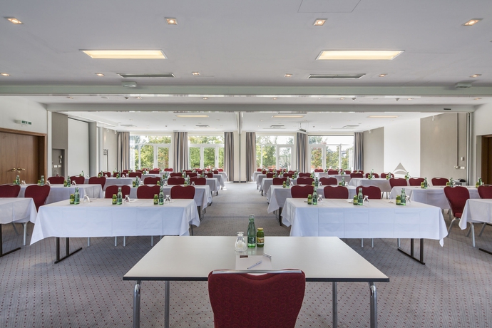 Imagen de los interiores del Hotel DoubleTree by Hilton Vienna Bosei. Foto 14