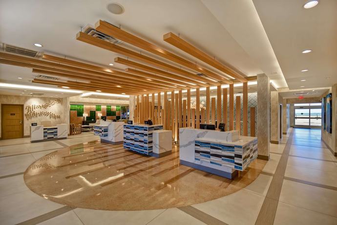 Imagen de los interiores del Hotel DoubleTree by Hilton Virginia Beach Oceanfront South. Foto 19