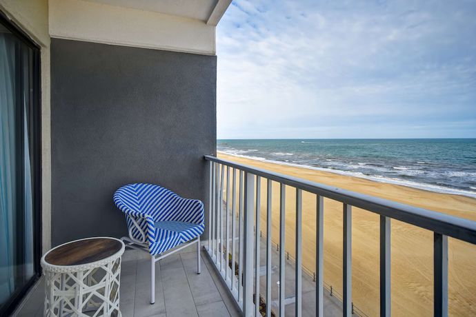 Imagen de la habitación del Hotel DoubleTree by Hilton Virginia Beach Oceanfront South. Foto 10