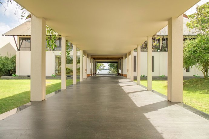 Imagen de los interiores del Hotel DoubleTree by Hilton Weerawila Rajawarna Resort. Foto 15