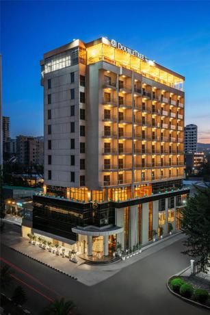 Imagen general del Hotel Doubletree By Hilton Addis Ababa Airport. Foto 1