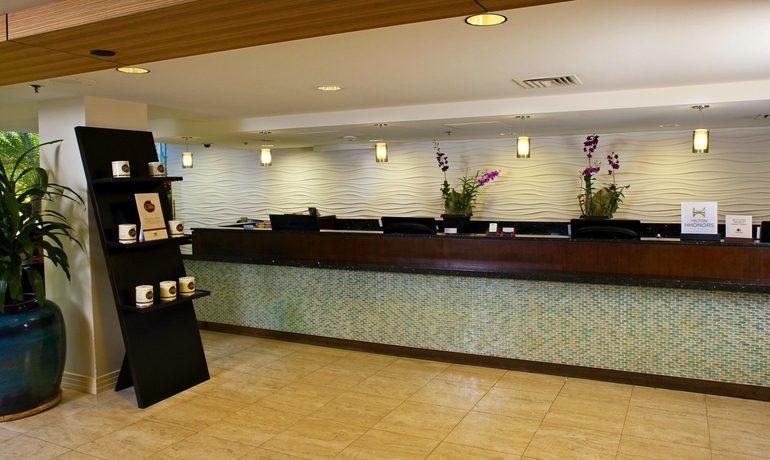 Imagen de los interiores del Hotel Doubletree By Hilton Alana - Waikiki Beach. Foto 14