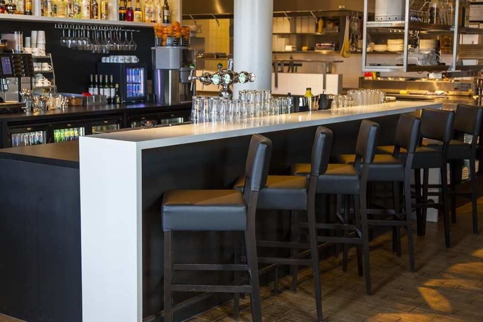 Imagen del bar/restaurante del Hotel Doubletree By Hilton Amsterdam - Ndsm Wharf. Foto 1