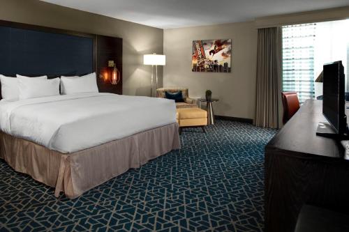 Imagen de la habitación del Hotel Doubletree By Hilton Arlington Dfw South. Foto 4