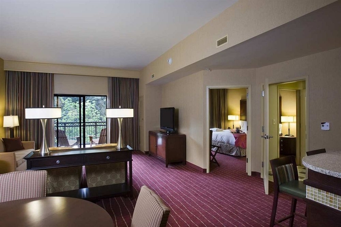 Imagen de los interiores del Hotel Doubletree By Hilton Asheville - Biltmore. Foto 6