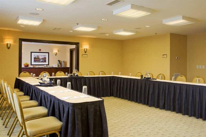 Imagen de los interiores del Hotel Doubletree By Hilton Atlanta - Alpharetta. Foto 8