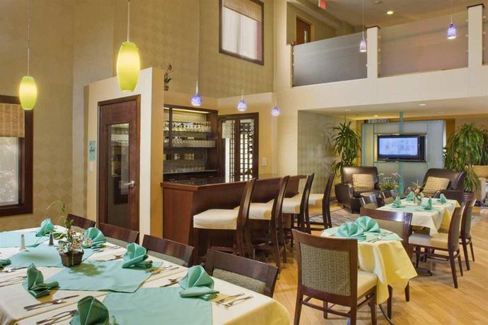 Imagen del bar/restaurante del Hotel Doubletree By Hilton Atlanta - Alpharetta. Foto 2