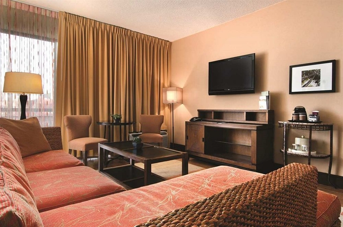 Imagen de los interiores del Hotel Doubletree By Hilton Atlanta - Northlake. Foto 10