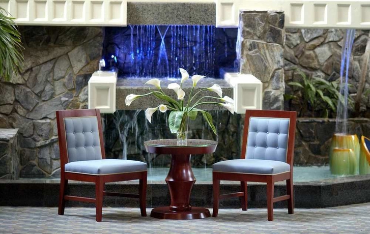 Imagen de los interiores del Hotel Doubletree By Hilton Augusta. Foto 13