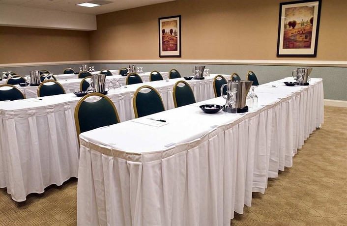 Imagen de los interiores del Hotel Doubletree By Hilton Augusta. Foto 14