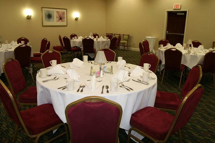 Imagen de los interiores del Hotel Doubletree By Hilton Augusta. Foto 15