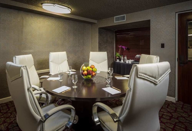 Imagen de los interiores del Hotel Doubletree By Hilton Austin Northwest Arboretum. Foto 14