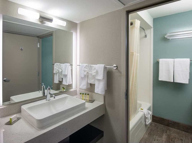 Imagen de la habitación del Hotel Doubletree By Hilton Austin Northwest Arboretum. Foto 7