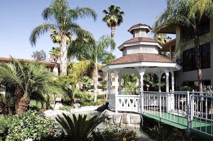 Imagen de los exteriores del Hotel Doubletree By Hilton Bakersfield. Foto 5