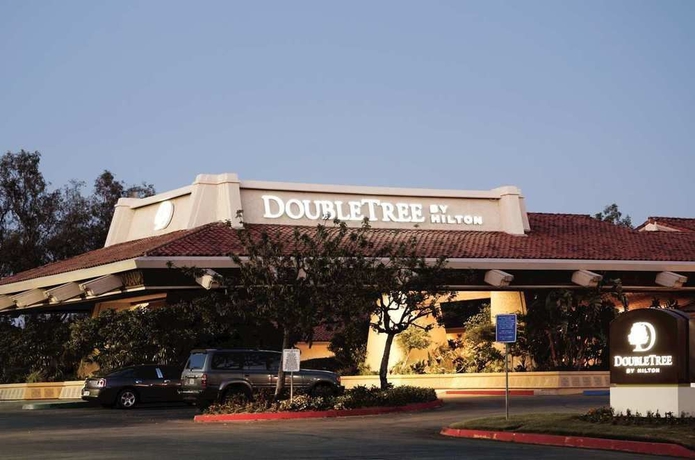 Imagen de los exteriores del Hotel Doubletree By Hilton Bakersfield. Foto 6