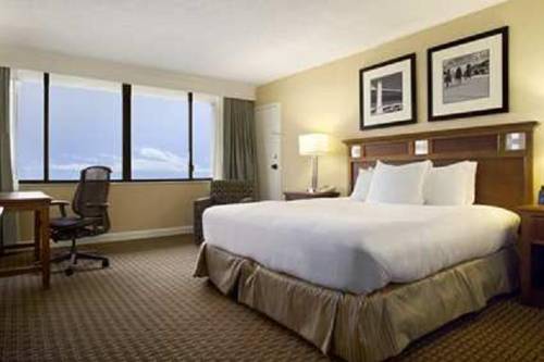 Imagen de la habitación del Hotel Doubletree By Hilton Baltimore North Pikesville. Foto 6