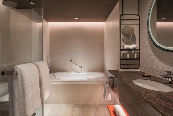 Imagen general del Hotel Doubletree By Hilton Bangkok Ploenchit. Foto 3