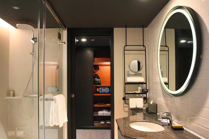 Imagen general del Hotel Doubletree By Hilton Bangkok Ploenchit. Foto 15