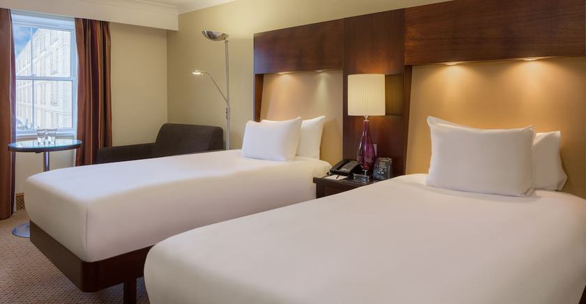 Imagen de la habitación del Hotel Doubletree By Hilton Bath. Foto 8