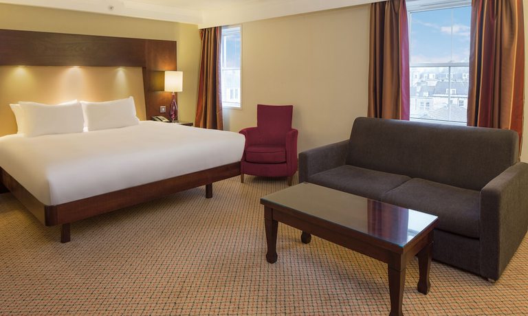 Imagen de la habitación del Hotel Doubletree By Hilton Bath. Foto 11