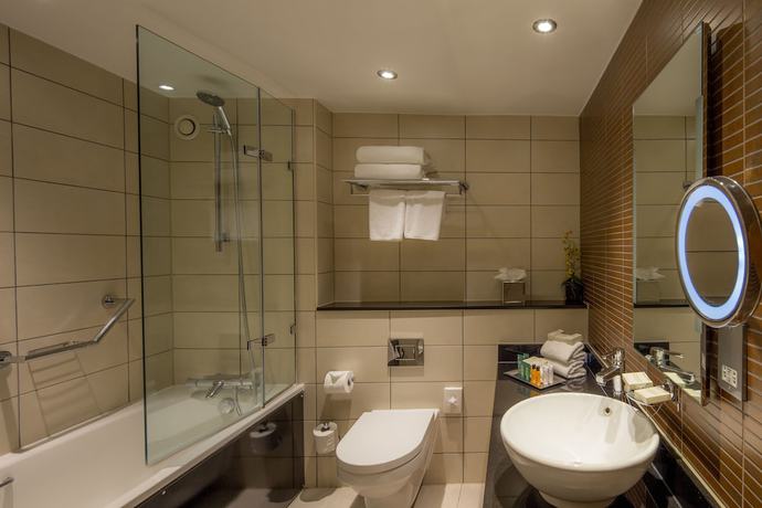 Imagen de la habitación del Hotel Doubletree By Hilton Bath. Foto 18