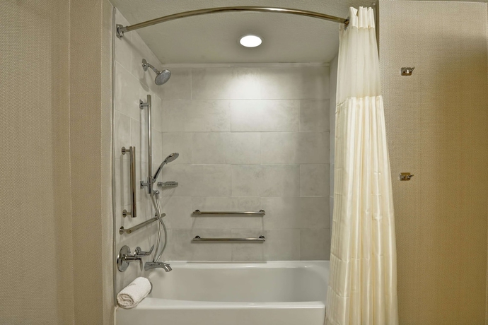 Imagen de la habitación del Hotel Doubletree By Hilton Baton Rouge. Foto 7