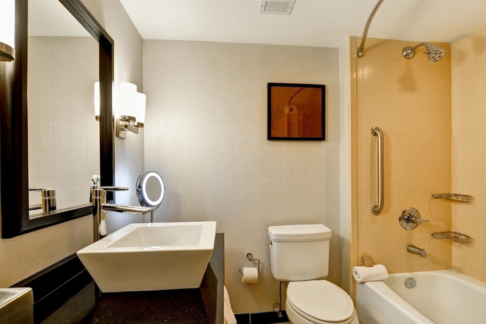 Imagen de la habitación del Hotel Doubletree By Hilton Baton Rouge. Foto 8