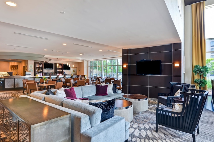 Imagen de los interiores del Hotel Doubletree By Hilton Baton Rouge. Foto 15