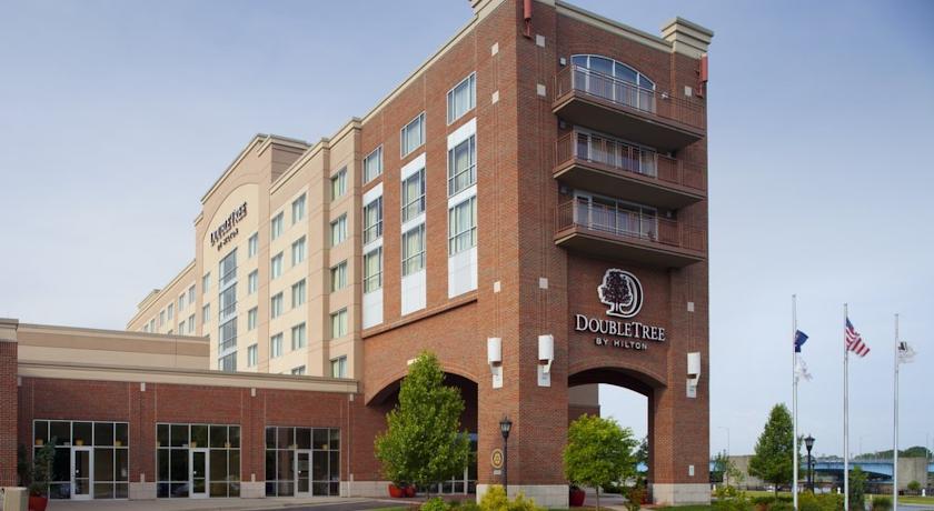 Imagen general del Hotel Doubletree By Hilton Bay City - Riverfront. Foto 13