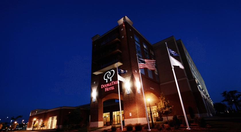 Imagen general del Hotel Doubletree By Hilton Bay City - Riverfront. Foto 11