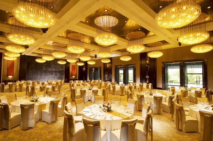 Imagen de los interiores del Hotel Doubletree By Hilton Beijing. Foto 9
