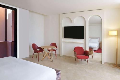 Imagen de la habitación del Hotel Doubletree By Hilton Ben Guerir & Residences. Foto 16