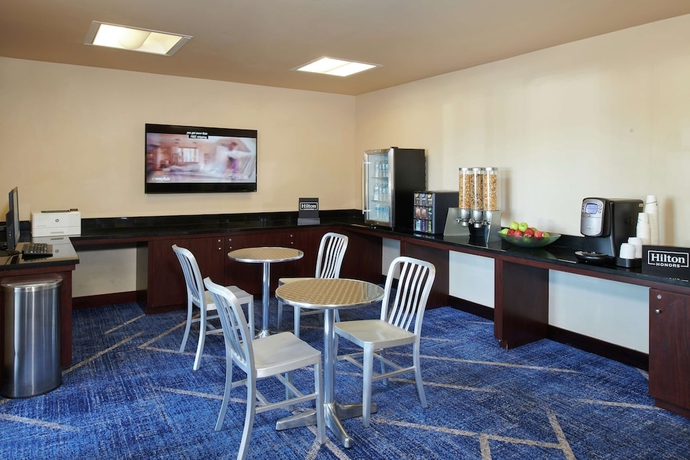 Imagen de los interiores del Hotel Doubletree By Hilton Berkeley Marina. Foto 18