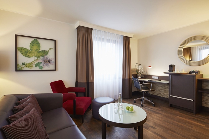 Imagen de los interiores del Hotel Doubletree By Hilton Berlin Ku'damm. Foto 11