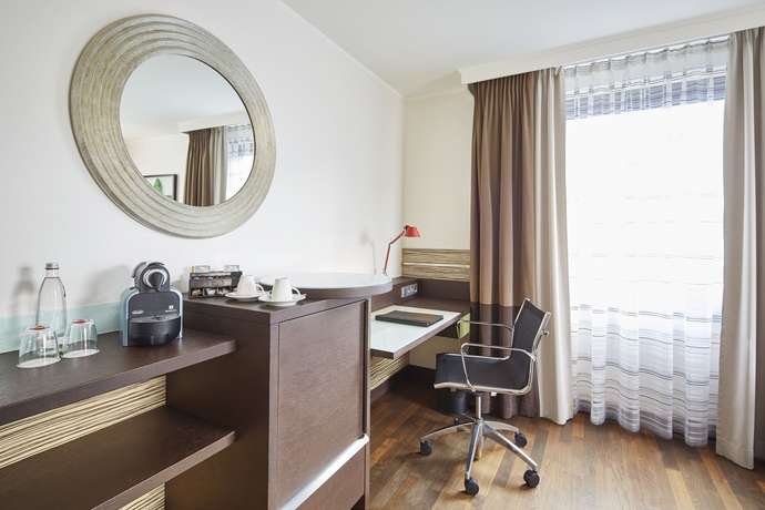 Imagen de los interiores del Hotel Doubletree By Hilton Berlin Ku'damm. Foto 13