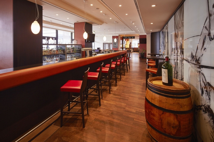 Imagen del bar/restaurante del Hotel Doubletree By Hilton Berlin Ku'damm. Foto 7