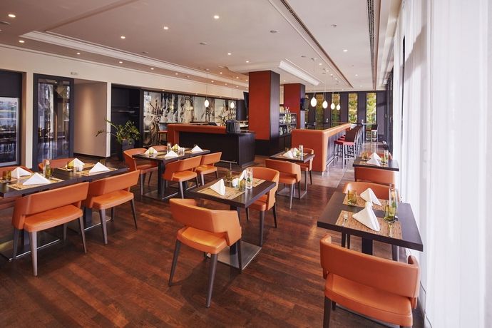 Imagen del bar/restaurante del Hotel Doubletree By Hilton Berlin Ku'damm. Foto 8