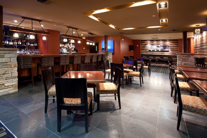 Imagen del bar/restaurante del Hotel Doubletree By Hilton Billings. Foto 2