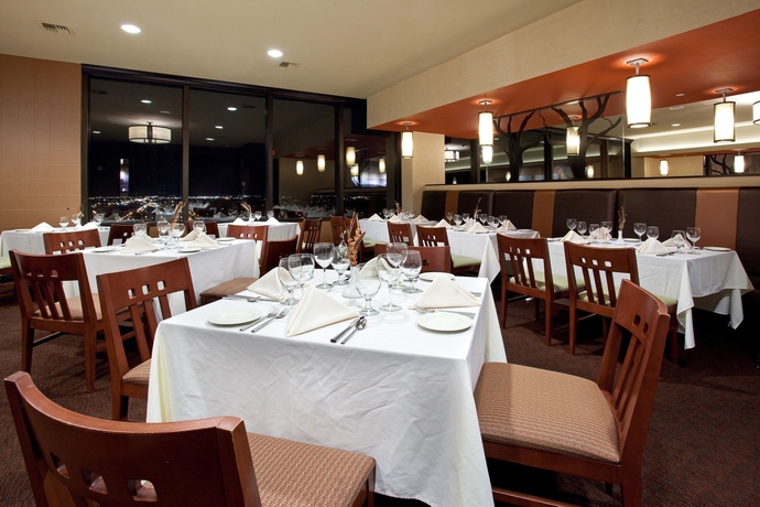 Imagen del bar/restaurante del Hotel Doubletree By Hilton Billings. Foto 6