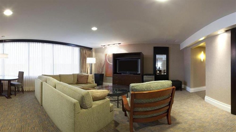 Imagen de los interiores del Hotel Doubletree By Hilton Billings. Foto 12
