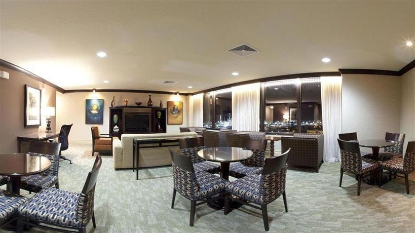 Imagen de los interiores del Hotel Doubletree By Hilton Billings. Foto 13