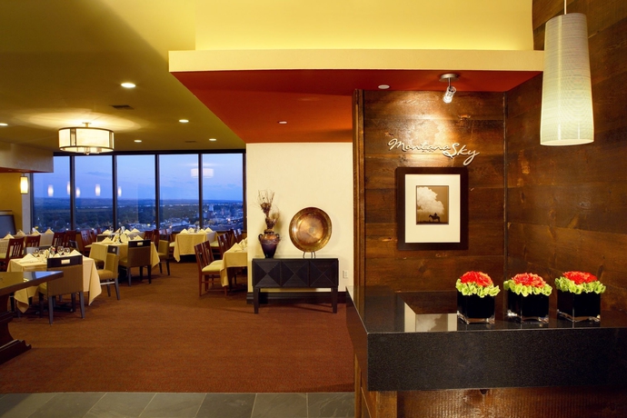 Imagen del bar/restaurante del Hotel Doubletree By Hilton Billings. Foto 7