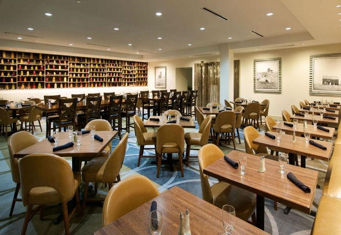 Imagen del bar/restaurante del Hotel Doubletree By Hilton Bloomington - Minneapolis South. Foto 3