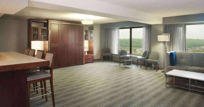 Imagen de la habitación del Hotel Doubletree By Hilton Bloomington - Minneapolis South. Foto 10