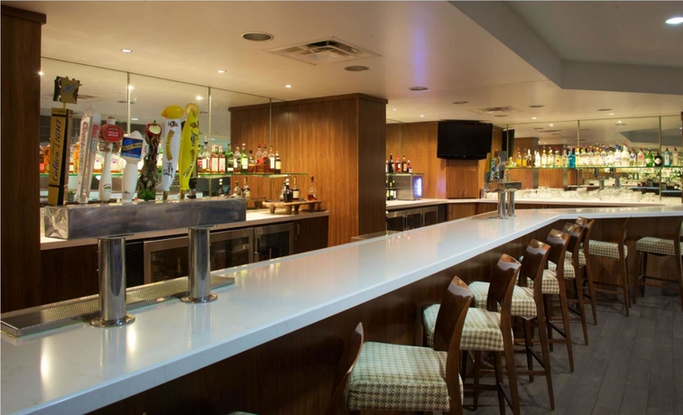 Imagen del bar/restaurante del Hotel Doubletree By Hilton Bloomington - Minneapolis South. Foto 4